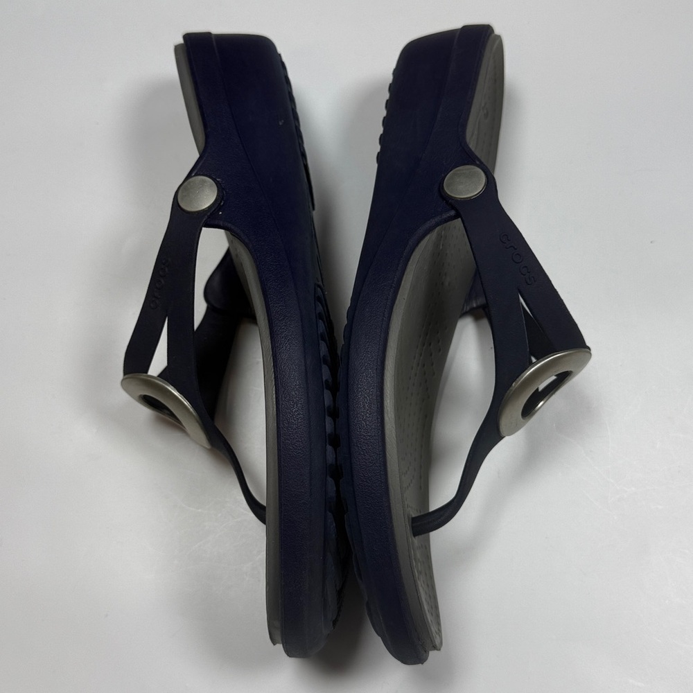 CROCS Sanrah Navy Blue with Silver Accent Wedge Sandals S-488 Size 9 - Picture 4 of 10